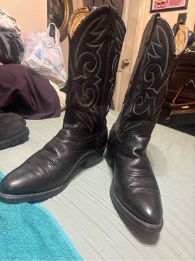 Source Unknown Black Leather Cowboy Boots with Embroidered Shaft